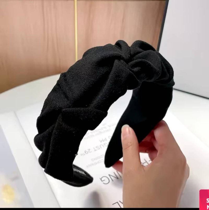 Women's knotted hair band - Image 2