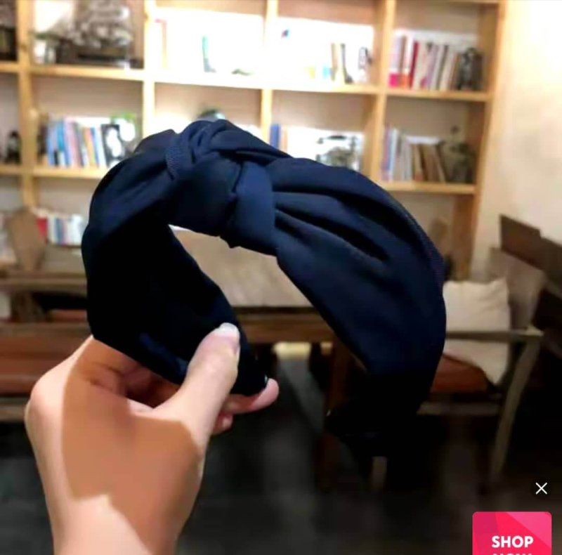 Women's knotted hair band
