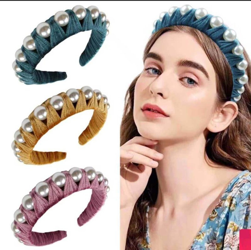Braided hairband with pearls