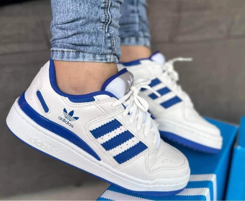 Adidas unisex sneakers