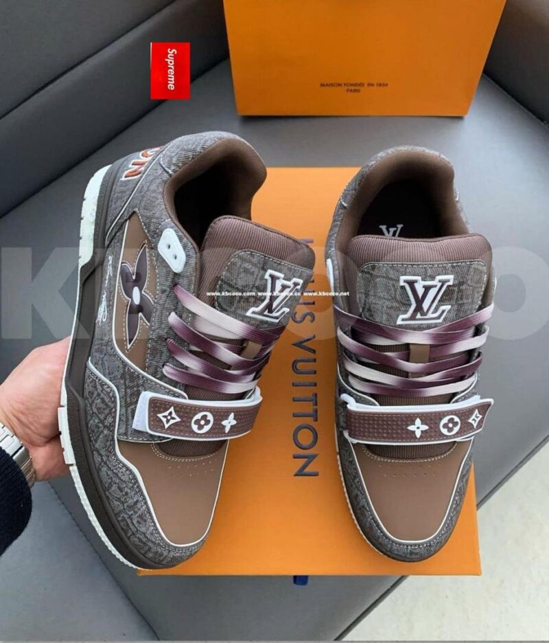 2025 Louis Vuitton buckle up trainer sneakers (40--46)